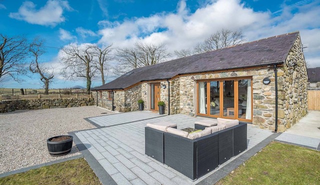 Bright and Spacious Holiday Cottage in Rural Setting | Hafod-Llecheiddior