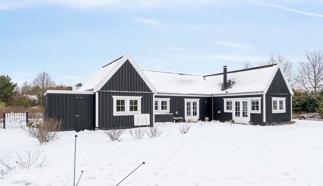 Bright and spacious holidayhome near Vejby Strand
