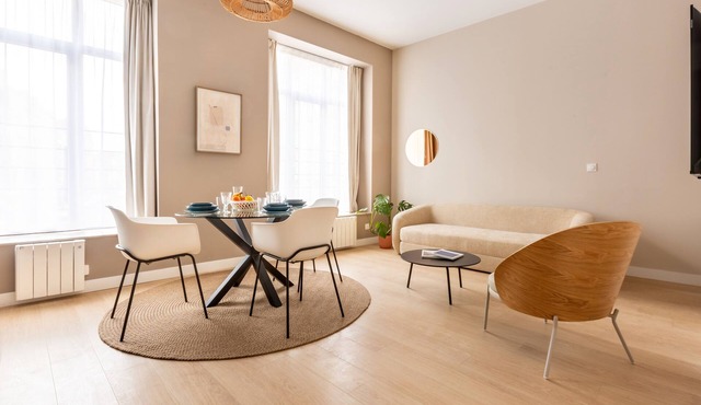 Bright and spacious one bedroom apartment