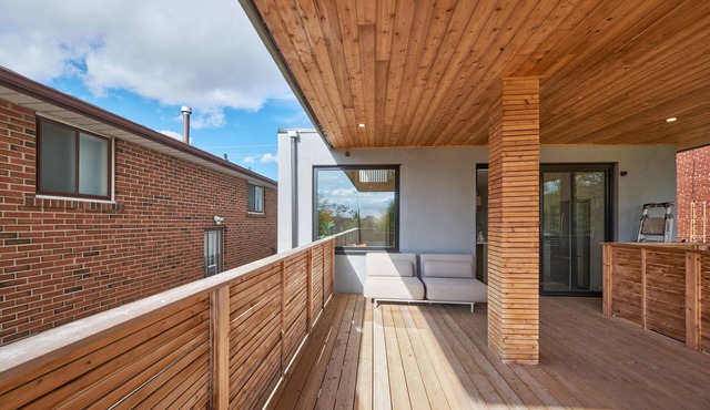 Bright and Spacious Private Room with Private Bathroom in a Shared House
