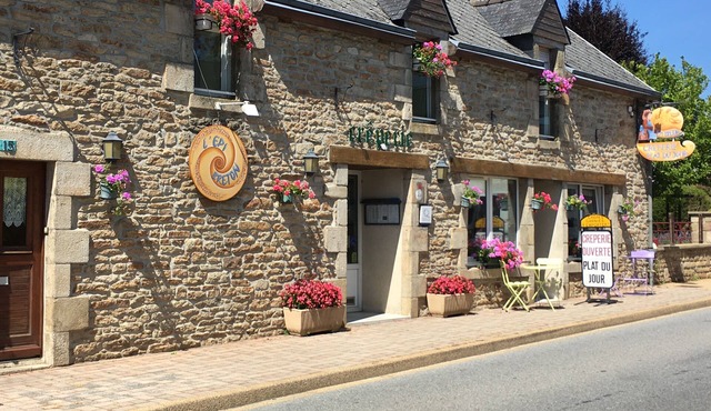 Bright and spacious stone house
