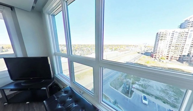 Bright and spacious two bedroom to bathroom condo at London at Heritage