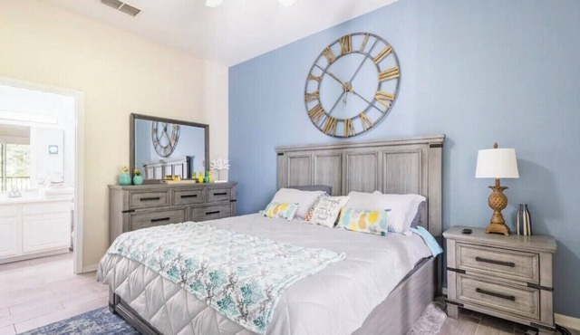 Bright and Tropical 3BR, 25 Min to Disney!