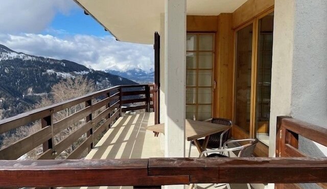 Bright and warm apartment for up to 4 people, on the ground floor of a chalet with two apartments. I