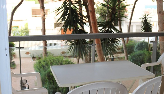 Bright Apartment, Garden View, near Beach