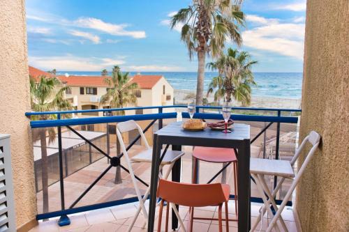 Bright apartment in Sainte-Marie sea view