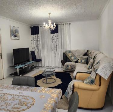 Bright apartment 1 to 3 bedrooms