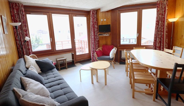 Bright apartment 10 pers, ski-in/ski-out, balcony, pets allowed