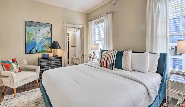 Bright Apartment 3 Mi to Downtown Birmingham!