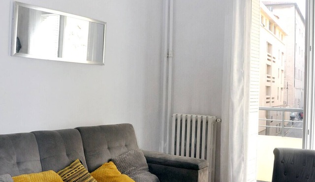 Bright apartment — close to city centre