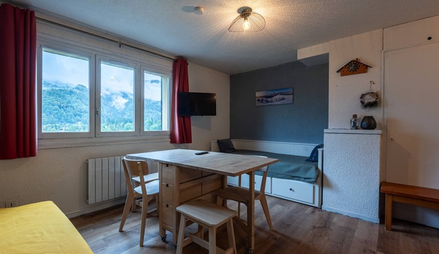 Bright apartment for 4 ppl