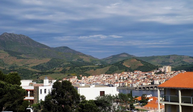 Bright apartment, full comfort, sea and mountain view, beach 10 min