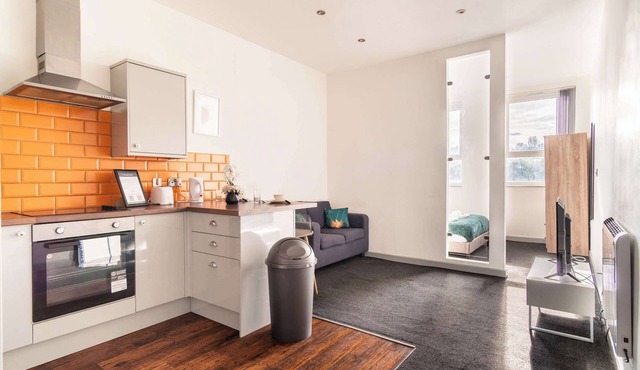 Bright Apartment in Central Blackburn