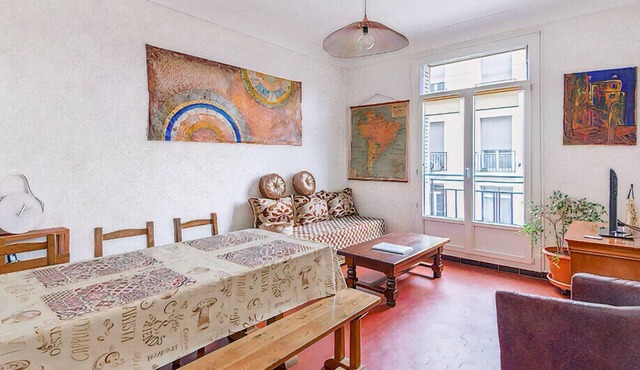 Bright Apartment in Marseille