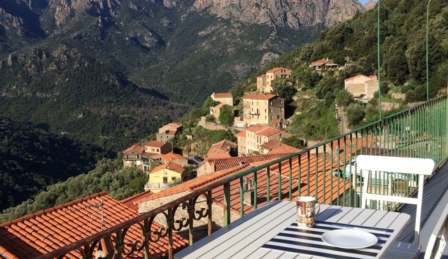 Bright apartment in Ota, between sea and mountains, exceptional view