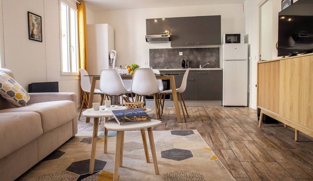 Bright Apartment - In the Heart of Perpignan - Netflix Included - 2 Bedrooms