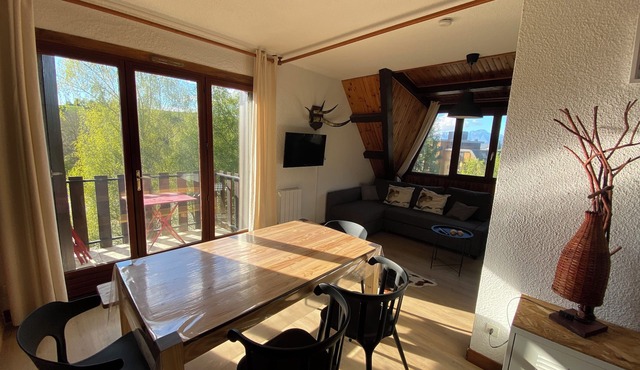 Bright apartment in the heart of Saint Jean Montclar Station