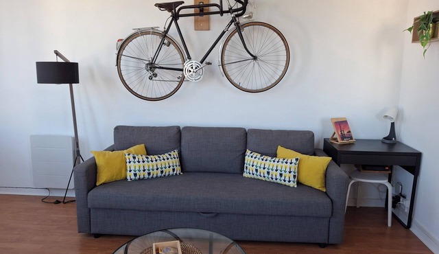 Bright apartment in the heights of Recouvrance