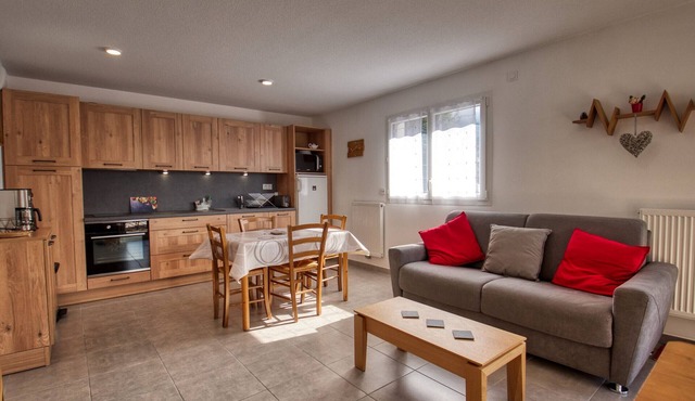 Bright apartment in Verchaix, 4 pers, terrace, garage, Wifi