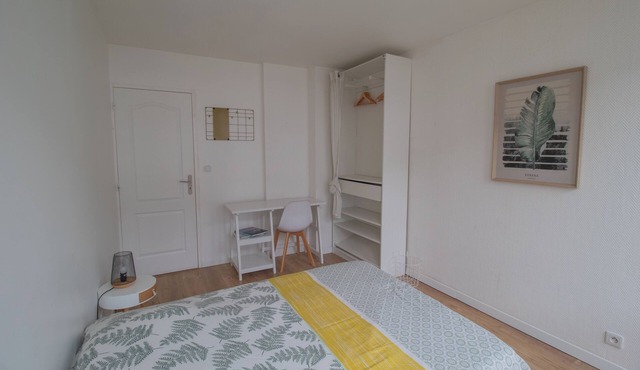 Bright apartment near the station