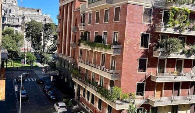 Bright Apartment Near Central Station