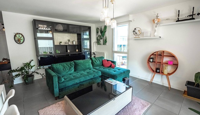 Bright Apartment Near the lake