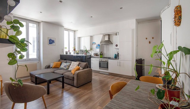 Bright apartment near Notre-Dame du Mont