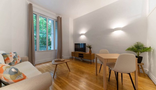 Bright apartment near thermal baths & parks