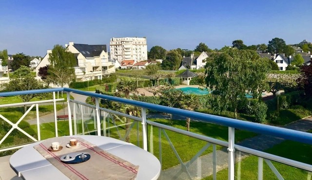 Bright apartment T3 in La Baule, with swimming pool and near the sea