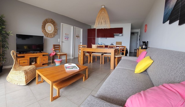 Bright apartment +Terrace15m2, sea view, WIFI, Parking included, 6pers, N°1