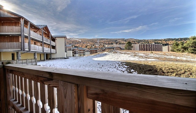 Bright apartment with balcony close to ski slopes