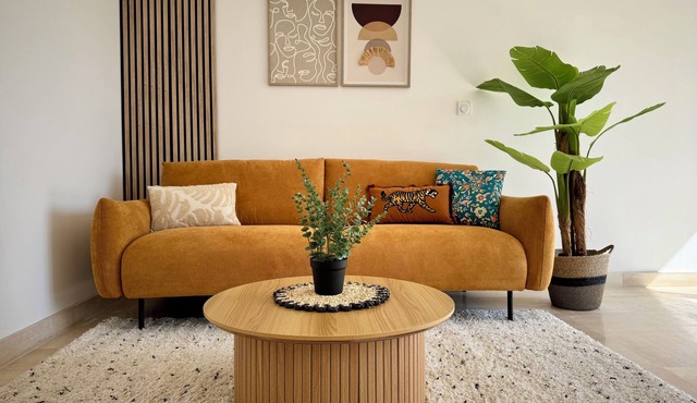 Bright apartment with garden