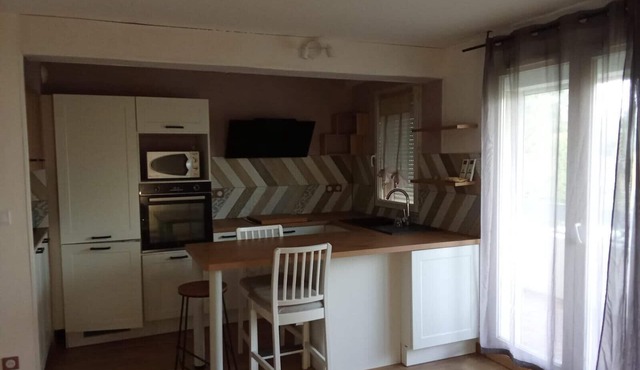 Bright apartment with pool and tennis