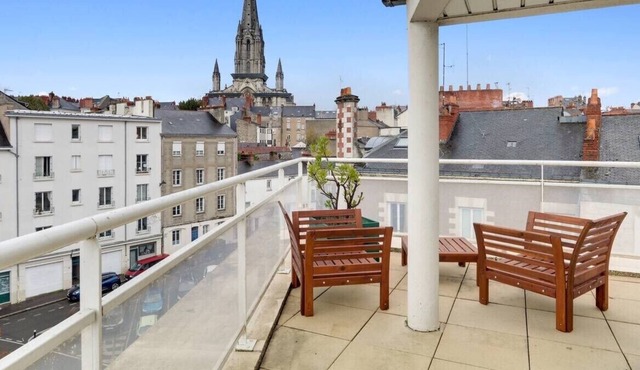 Bright apartment with large terrace