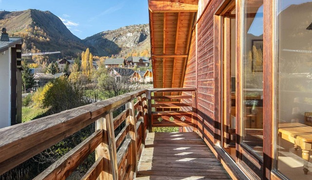 Bright apt 4/6 ppl, near the ski station, balcony