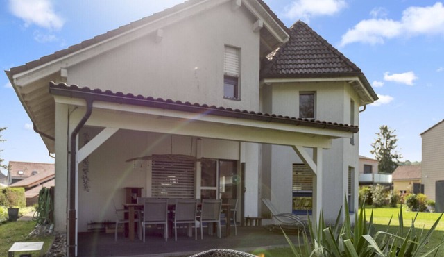 Bright architect-designed villa with private garden