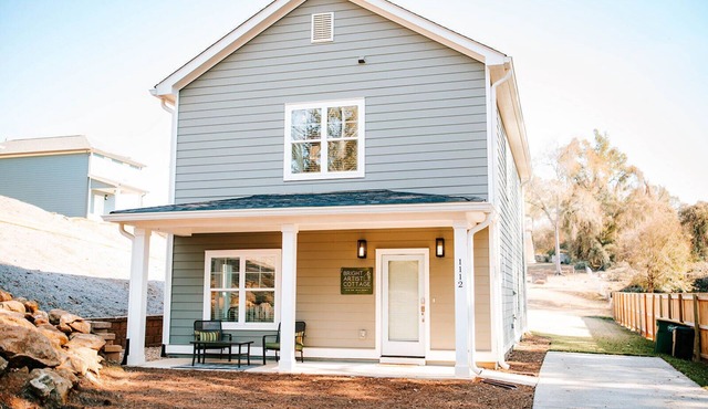 Bright Artist's Cottage-Mins to Downtown, Campus