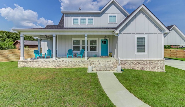 Bright beach house steps from the sand & memories