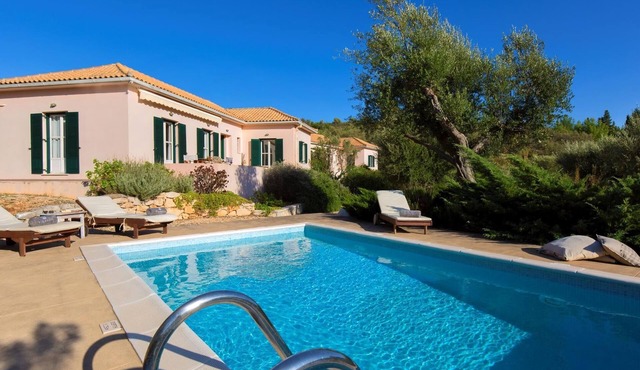 Bright Beachfront Villa close to Vathy and Tavernas with Direct Beach Access