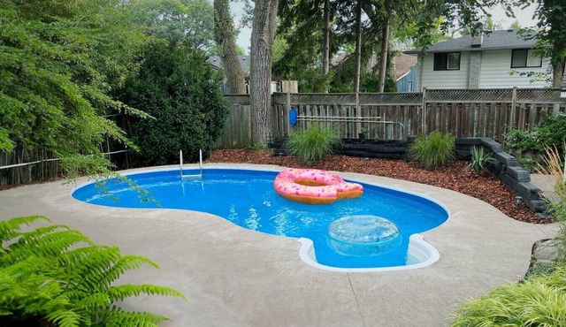 Bright & Beautiful Villa with Pool