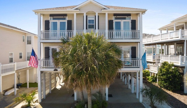 Bright, & beautiful, private pool, ocean view, 5 bedrooms, 6 baths, sleeps 14