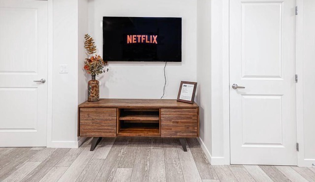 Bright & Beautiful 1 Bed/ Livingston NW, Calgary