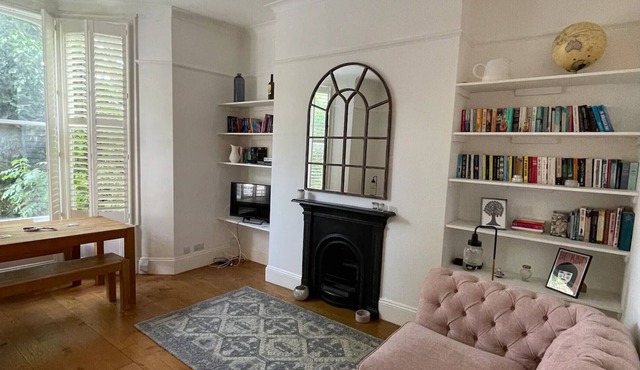 Bright & Beautiful 1BD Flat - South Wimbledon