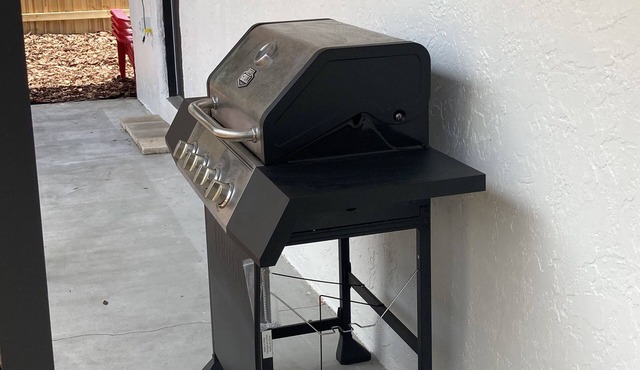 Bright & Beautiful 3/2 house close to Beaches & Fun