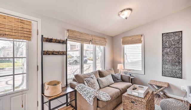 Bright Belmar Cottage < Half Mi to Boardwalk!