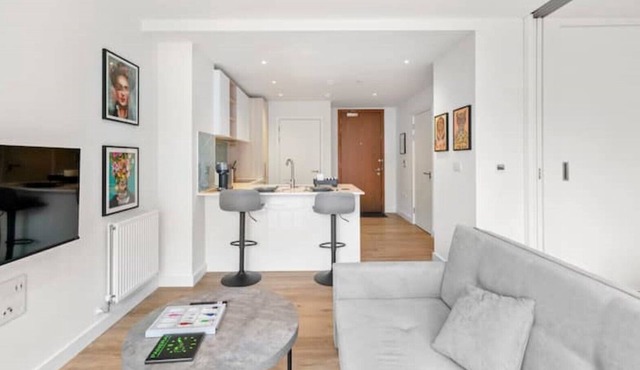 Bright brand-new luxury apartment