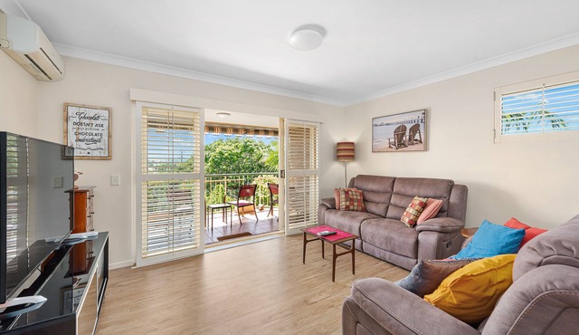 Bright & Breezy ~ 2 Bed/2 Bath/1 Car/Views!