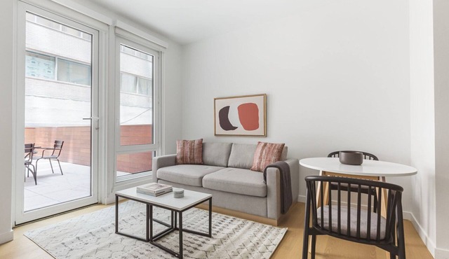 Bright Brooklyn Heights 1BR w/Gym & Doorman, nr BB Park, by Blueground