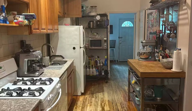 Bright Bushwick Room in Art Duplex