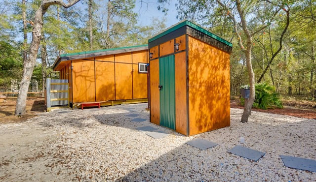 Bright Cabin w/Fire Pit - 2 Mi to Holden Beach!